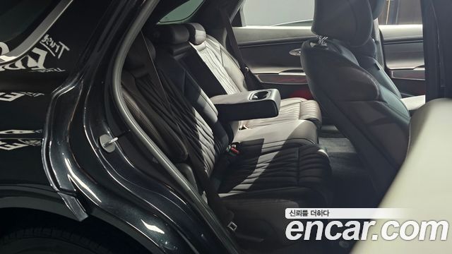 Genesis GV70 2023 — photo 12