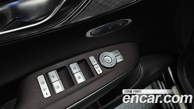 Genesis GV70 2023 — photo 17