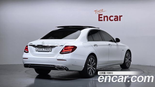 Mercedes-Benz E-Class 2019 — photo 2