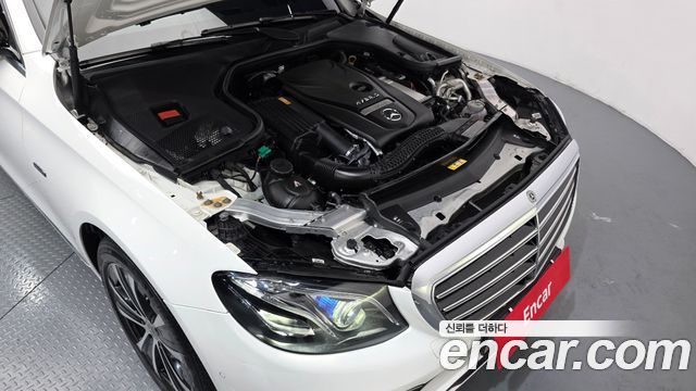 Mercedes-Benz E-Class 2019 — photo 6