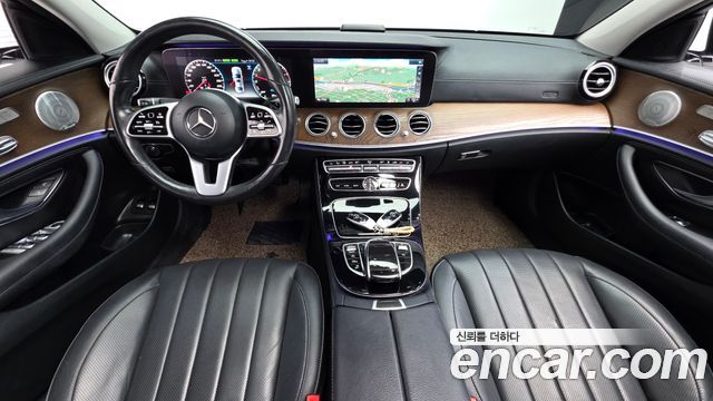 Mercedes-Benz E-Class 2019 — photo 7