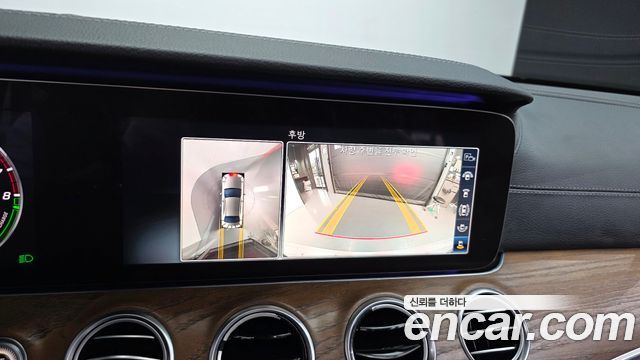Mercedes-Benz E-Class 2019 — photo 14