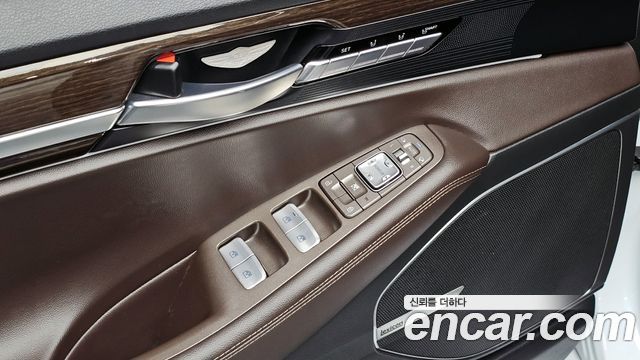 Genesis EQ900 2016 — photo 18