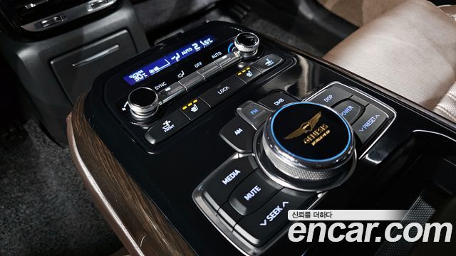 Genesis EQ900 2016 — photo 19