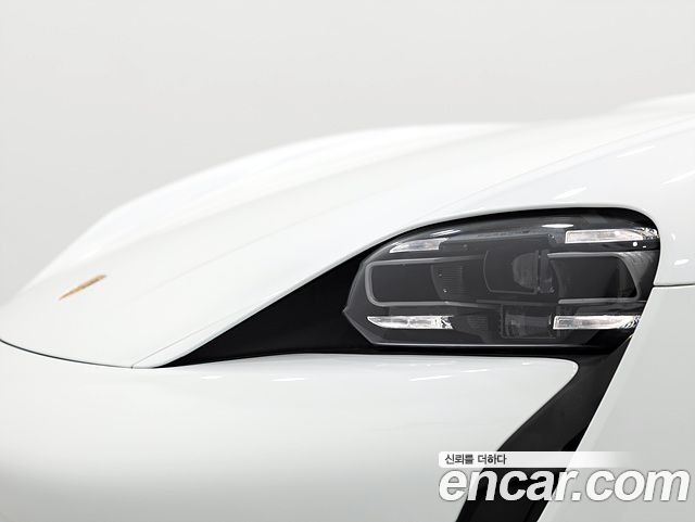 Porsche Taycan 2024 — photo 11