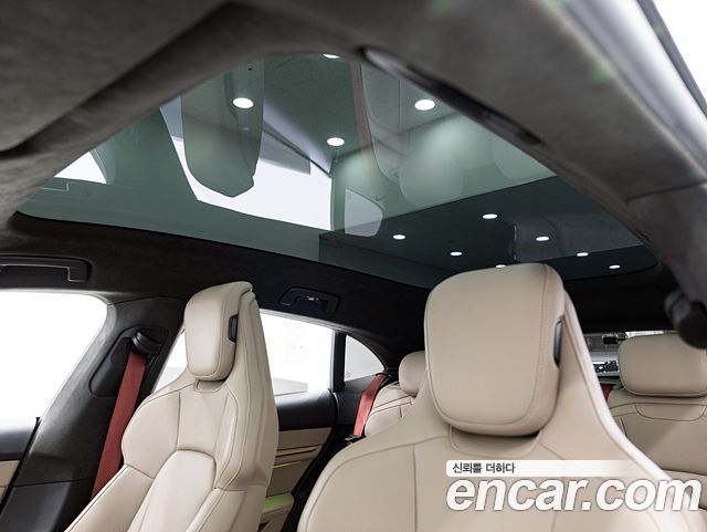 Porsche Taycan 2024 — photo 14