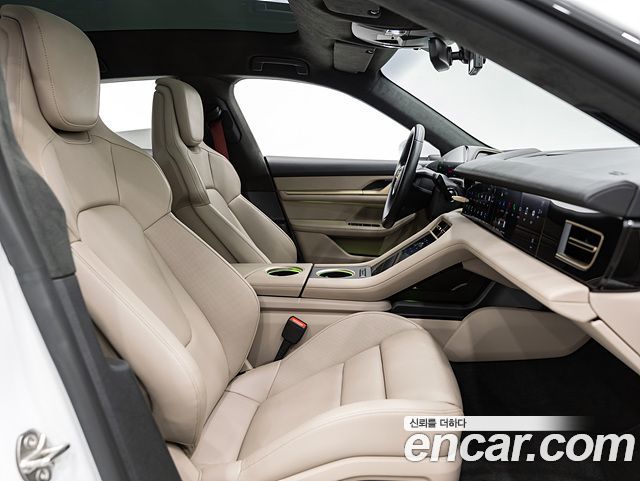 Porsche Taycan 2024 — photo 18