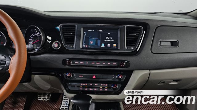Kia Canival 2018 — photo 15