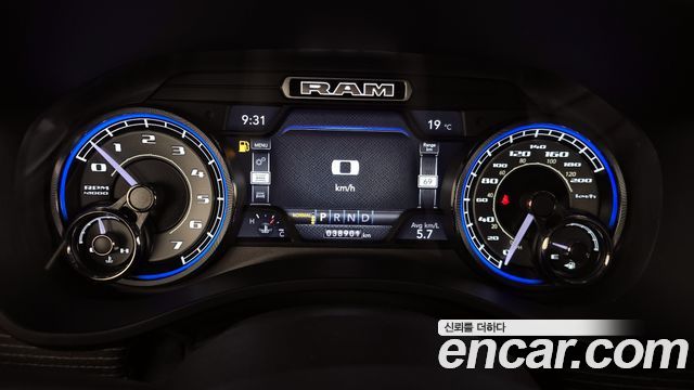 Dodge Ram Pick Up 2019 — photo 11