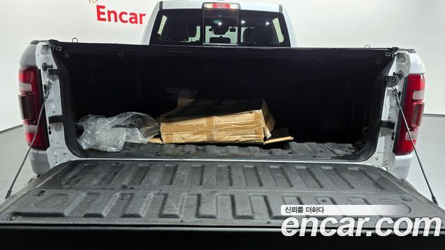 Dodge Ram Pick Up 2019 — photo 24