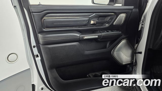 Dodge Ram Pick Up 2019 — photo 14