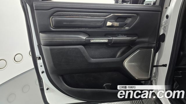 Dodge Ram Pick Up 2019 — photo 15