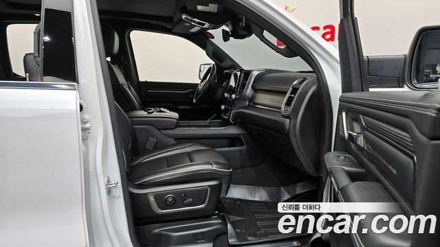 Dodge Ram Pick Up 2019 — photo 16