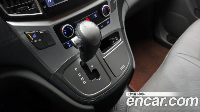Hyundai Starex 2017 — photo 9