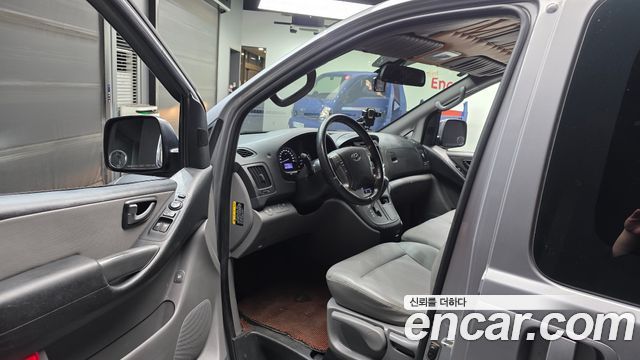 Hyundai Starex 2017 — photo 10