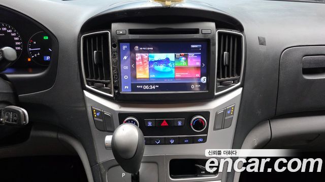Hyundai Starex 2017 — photo 17