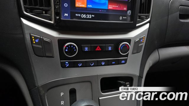 Hyundai Starex 2017 — photo 18