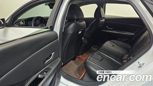 Hyundai AVANTE 2023 — photo 11