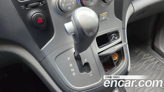 Hyundai Starex 2015 — photo 9