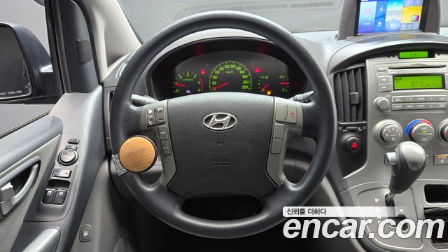 Hyundai Starex 2015 — photo 13