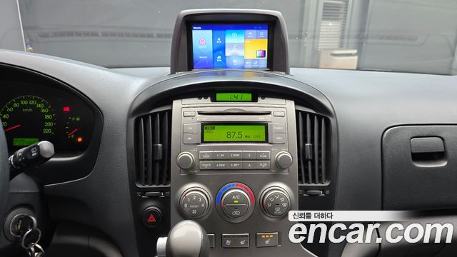 Hyundai Starex 2015 — photo 18