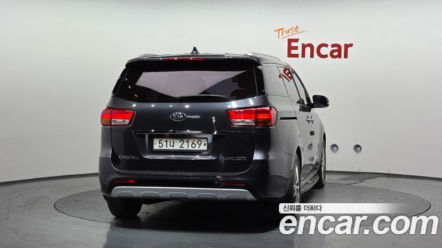 Kia Canival 2018 — photo 4