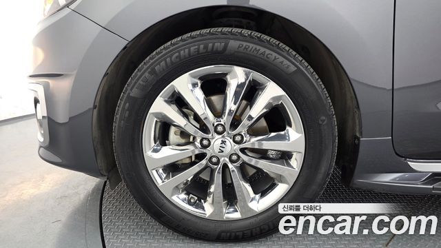 Kia Canival 2018 — photo 5
