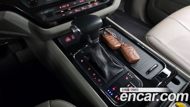 Kia Canival 2018 — photo 12