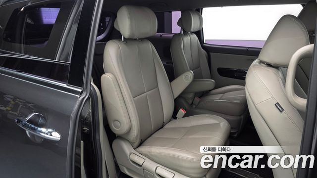 Kia Canival 2018 — photo 18