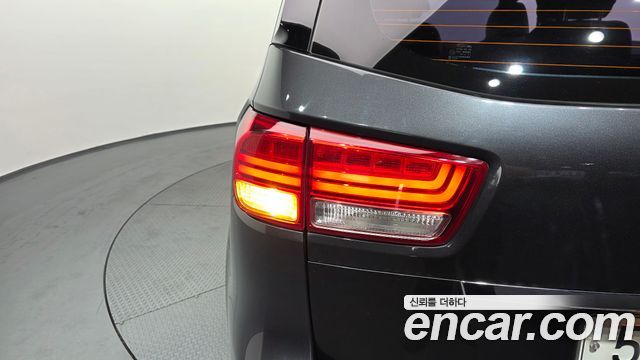 Kia Canival 2018 — photo 9