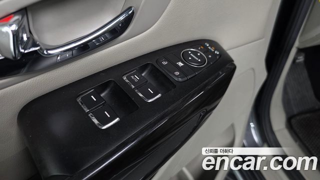 Kia Canival 2018 — photo 28