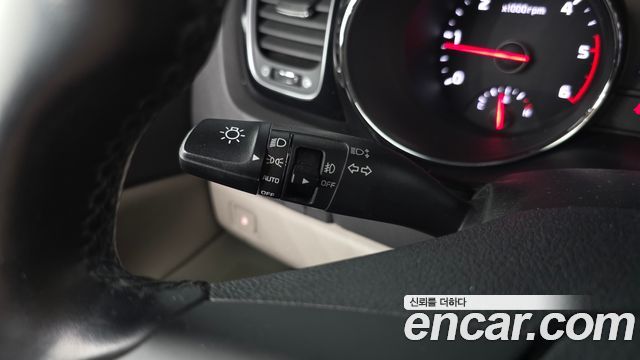Kia Canival 2018 — photo 29