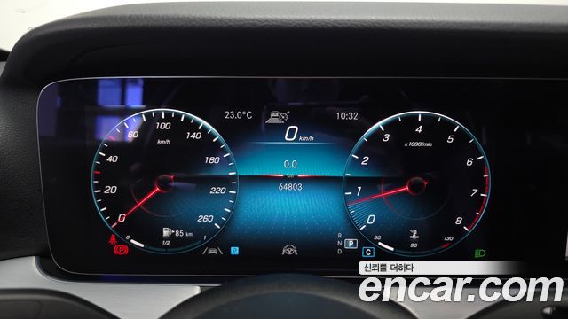 Mercedes-Benz E-Class 2021 — photo 8