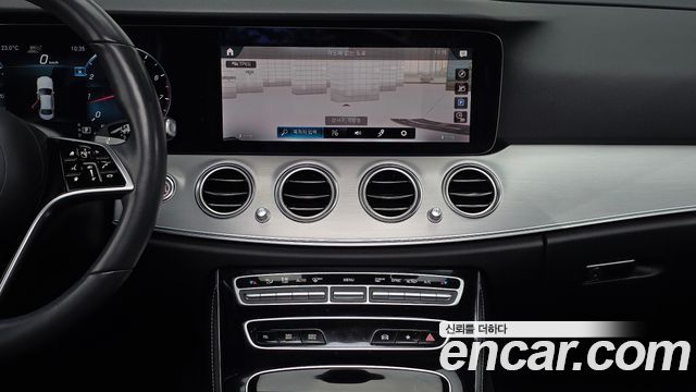 Mercedes-Benz E-Class 2021 — photo 14