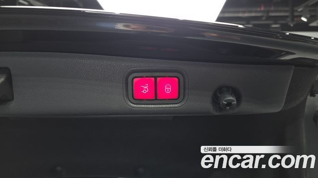 Mercedes-Benz E-Class 2021 — photo 19