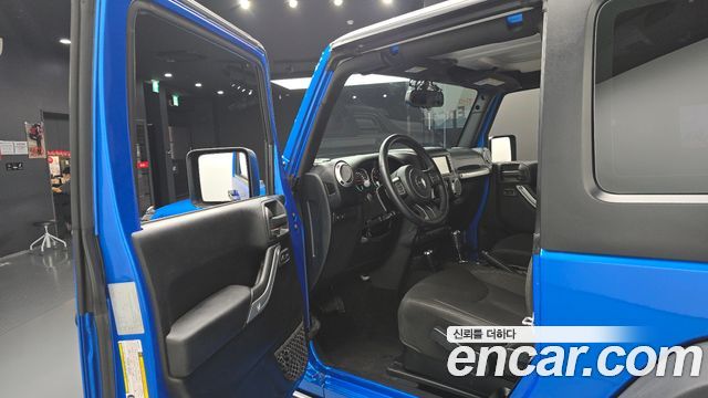 Jeep Wrangler 2016 — photo 13