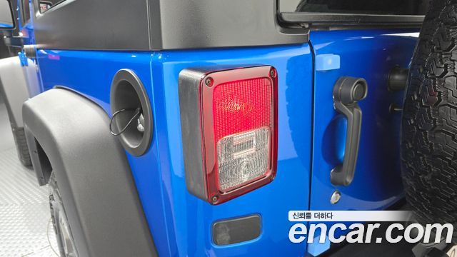 Jeep Wrangler 2016 — photo 9