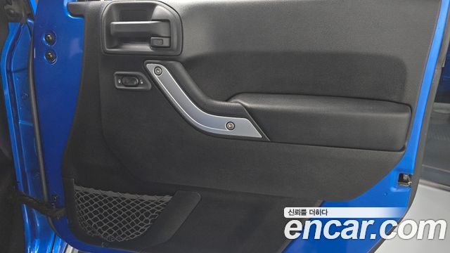 Jeep Wrangler 2016 — photo 15