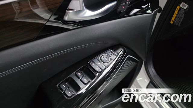 Kia K7 2018 — photo 13