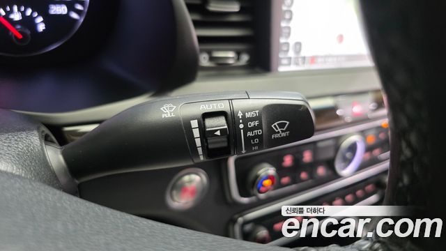Kia K7 2018 — photo 15