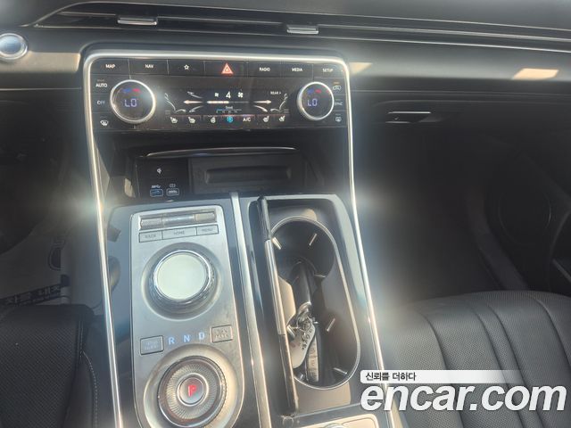 Genesis GV80 2023 — photo 9