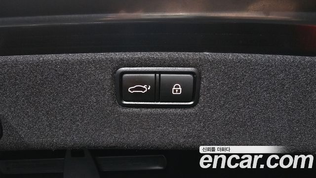 Genesis G80 2018 — photo 17