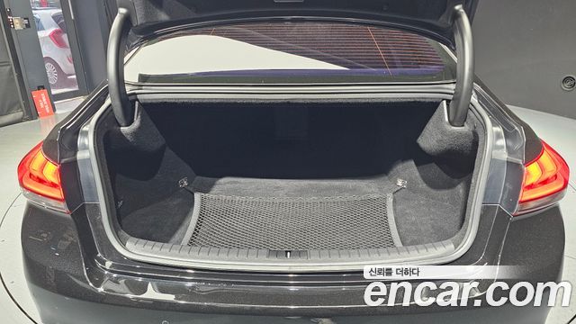 Genesis G80 2018 — photo 18