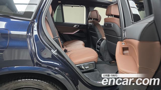 BMW X5 2025 — photo 17