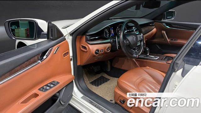 Maserati Quattroporte 2016 — photo 11