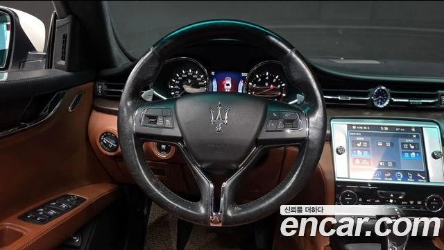 Maserati Quattroporte 2016 — photo 13