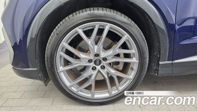 Audi Q4 e-tron 2025 — photo 5
