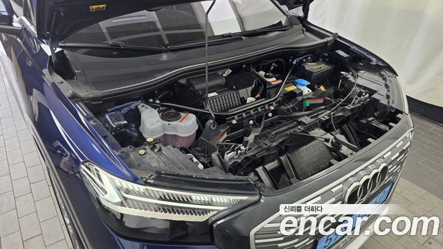 Audi Q4 e-tron 2025 — photo 6