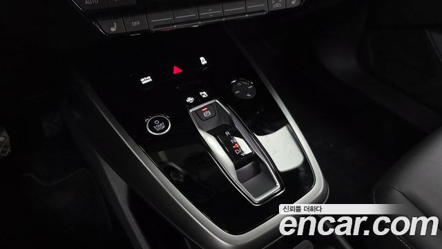 Audi Q4 e-tron 2025 — photo 9
