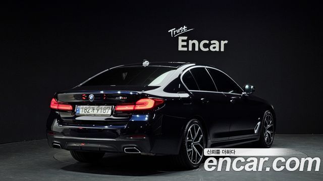 BMW 5-Series 2022 — photo 2